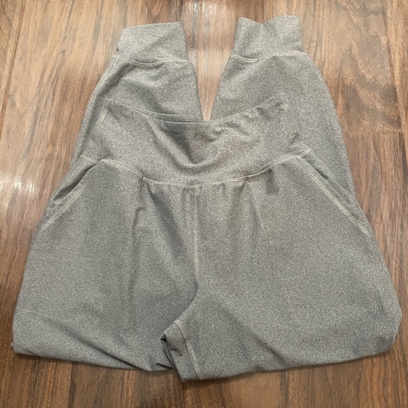 Old Navy Active Powersoft leggings - Picture 2 of 7